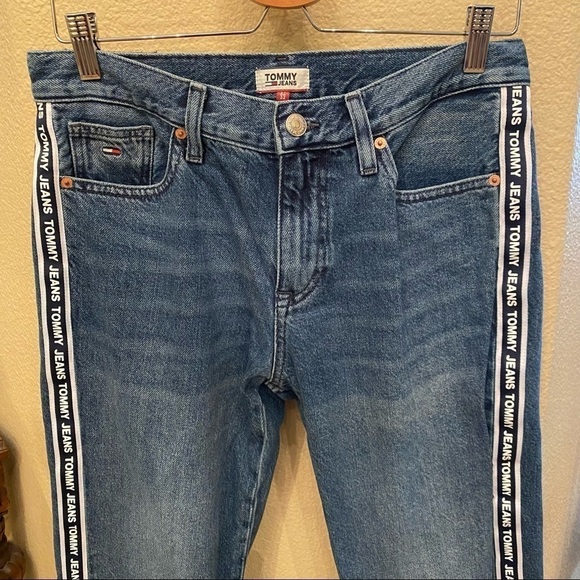 TOMMY HILFIGER Blue Girlfriend Crop Distressed Ripped Jeans Size 27 - Picture 3 of 12